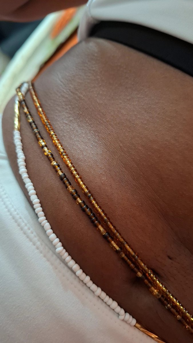 awabeads's tweet photo. First tying of the year ✨️

I met Niska 4 y ago  &amp; from the very 1st time, she became a part of #thetiedlife tribe. A muse ✨️

Shes worn her beads for 4 years years (5 this year) straight so she came to replace one (bottom bead) 

 Such a pleasure to see her ❣️

#awabeads https://t.co/2e1xlQ3g3R