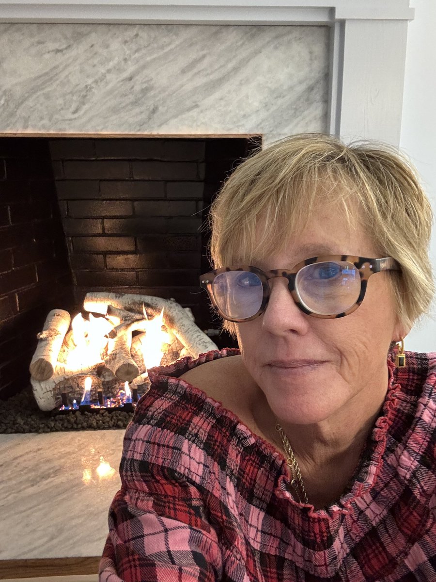 For the first time in my career, I’m on a writing retreat—but here’s the pinch-me moment: it’s not just a retreat, it’s my new life. ✨📖 #DreamComeTrue #WritingLife #AuthorJourney