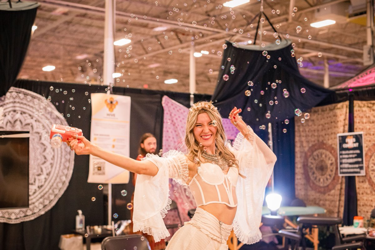 _HoneyBeeBuzz_'s tweet photo. Smiling is your superpower—it lights up the room, builds connections, and makes every moment unforgettable. Let your confidence shine ✨💖

#SmileMore #positivity #Bubbles #ConfidenceIsSexy #FunAndFlirty #RadiateJoy https://t.co/UZb628igVb