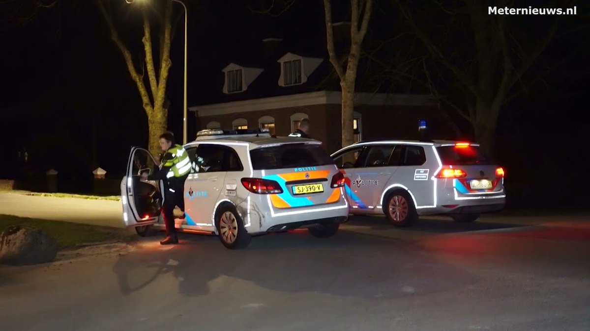 112: Steekpartij met ernstig gewonde in Groningse Bedum 10-03-2022 hulpverleningsforum.nl/index.php?msg=… Hulpdiensten