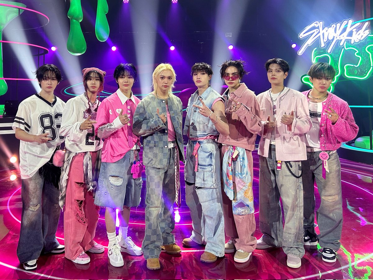 Thanks a billion for another incredible memory from STAY💞 that we were able to perform and win Top Global K-Pop Artist at the BBMAs this year! 🏆