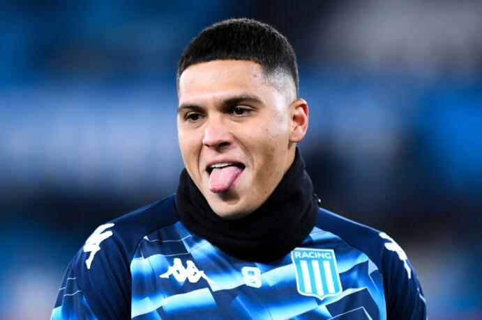 Juan Fernando Quintero esta cada día más cerca de <a href="/AmericadeCali/">América de Cali</a>, las cifras se acortan y el jugador quiere si o si jugar en Colombia😉