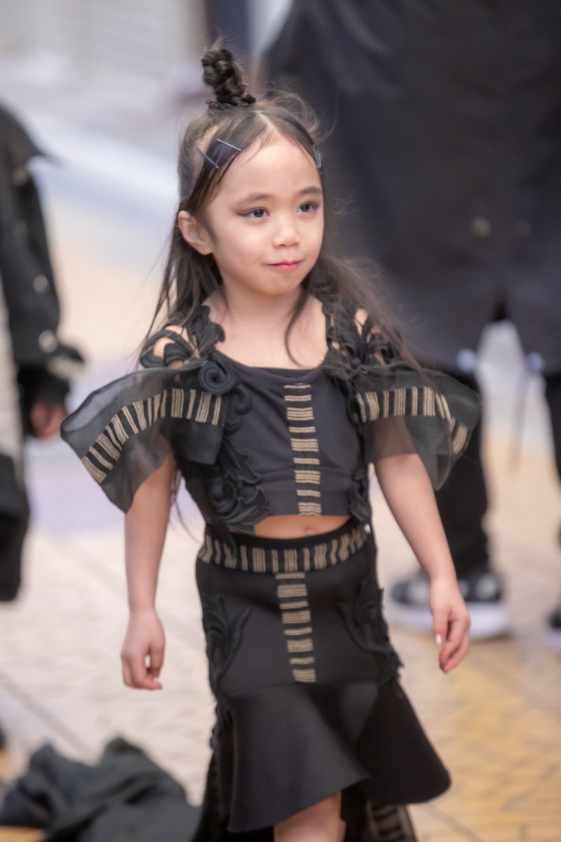 idolmaster_sic's tweet image. あいあい
@aiai__0224 

（2024.12.31・ゲリラファッションショー・新世界周辺）
#あいあい
#CHURROS
#ゲリラファッションショー