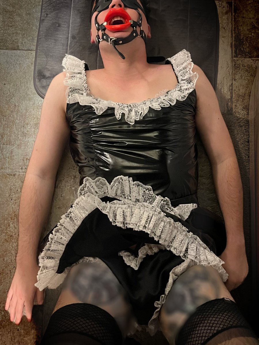 Mistress has created a new ritual for Sissy. Each evening after we play, Sissy has the pleasure of drinking Mistress’s sweet champagne 🥂 Lucky Sissy! Who wouldn’t love to trade places with Sissy?!