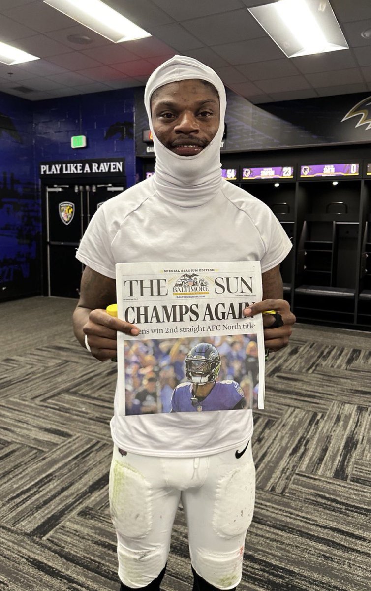 RealmRavens's tweet photo. “Smile and show Facebook that report card” https://t.co/hWqeCwHR3b