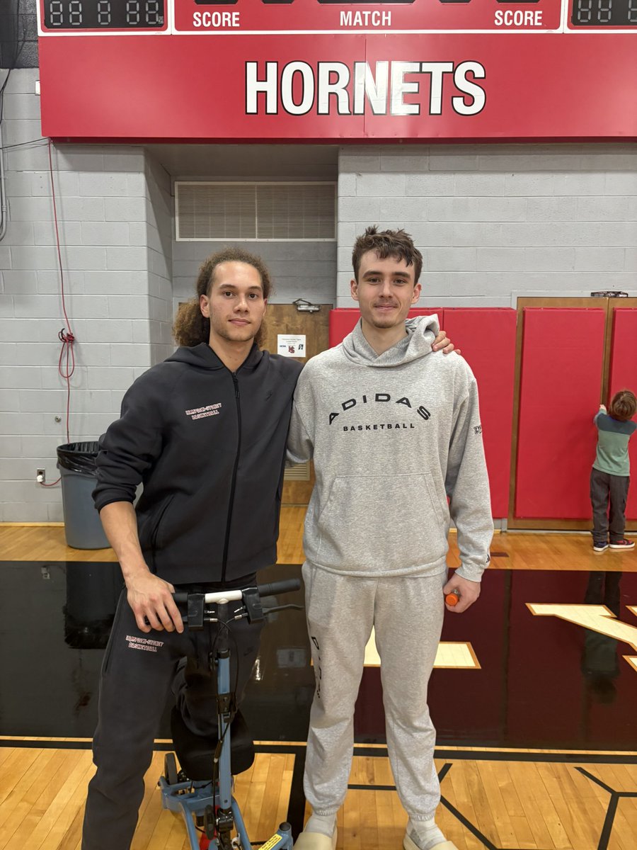 Chris Callaway (@chris_callaway1) on Twitter photo Hey <a href="/hodge520/">Grant Hodges</a> , ran into to these 2 Lake Show dudes (<a href="/LakeNormanMBB/">LakeNormanMBB</a> ) today in Lynchburg, VA.
Wishing <a href="/SantanaLynch_10/">Santana Lynch</a> a speedy recovery! Hey <a href="/hodge520/">Grant Hodges</a> , ran into to these 2 Lake Show dudes (<a href="/LakeNormanMBB/">LakeNormanMBB</a> ) today in Lynchburg, VA.
Wishing <a href="/SantanaLynch_10/">Santana Lynch</a> a speedy recovery!