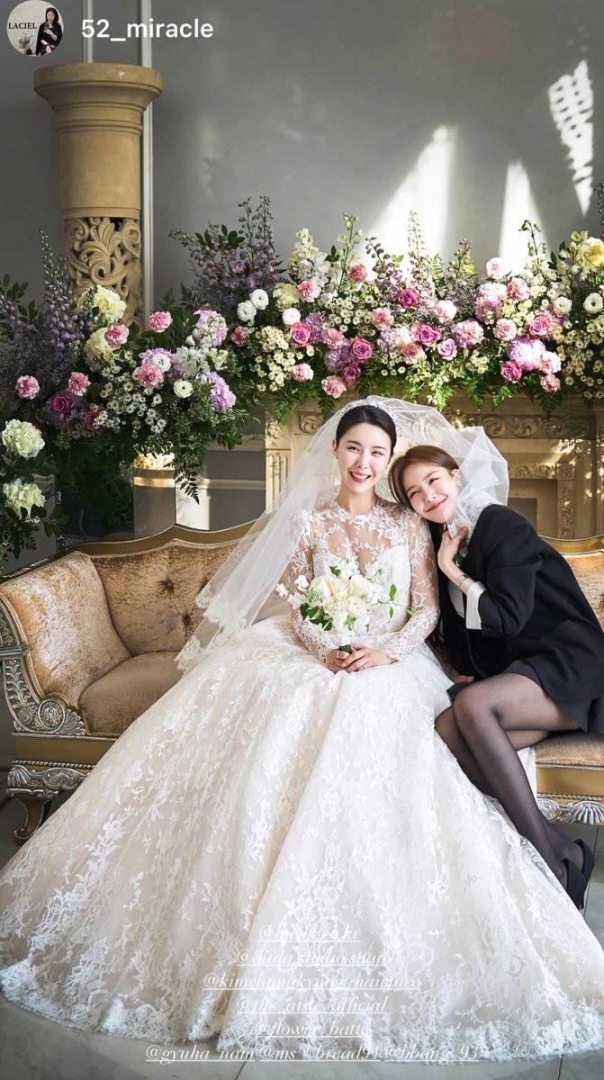 Update~01.05.25~

Bang Minah with her sister Hyunah 🩷 

Photo source: 52_miracle

#bangminah #girlsday #방민아 #걸스데이