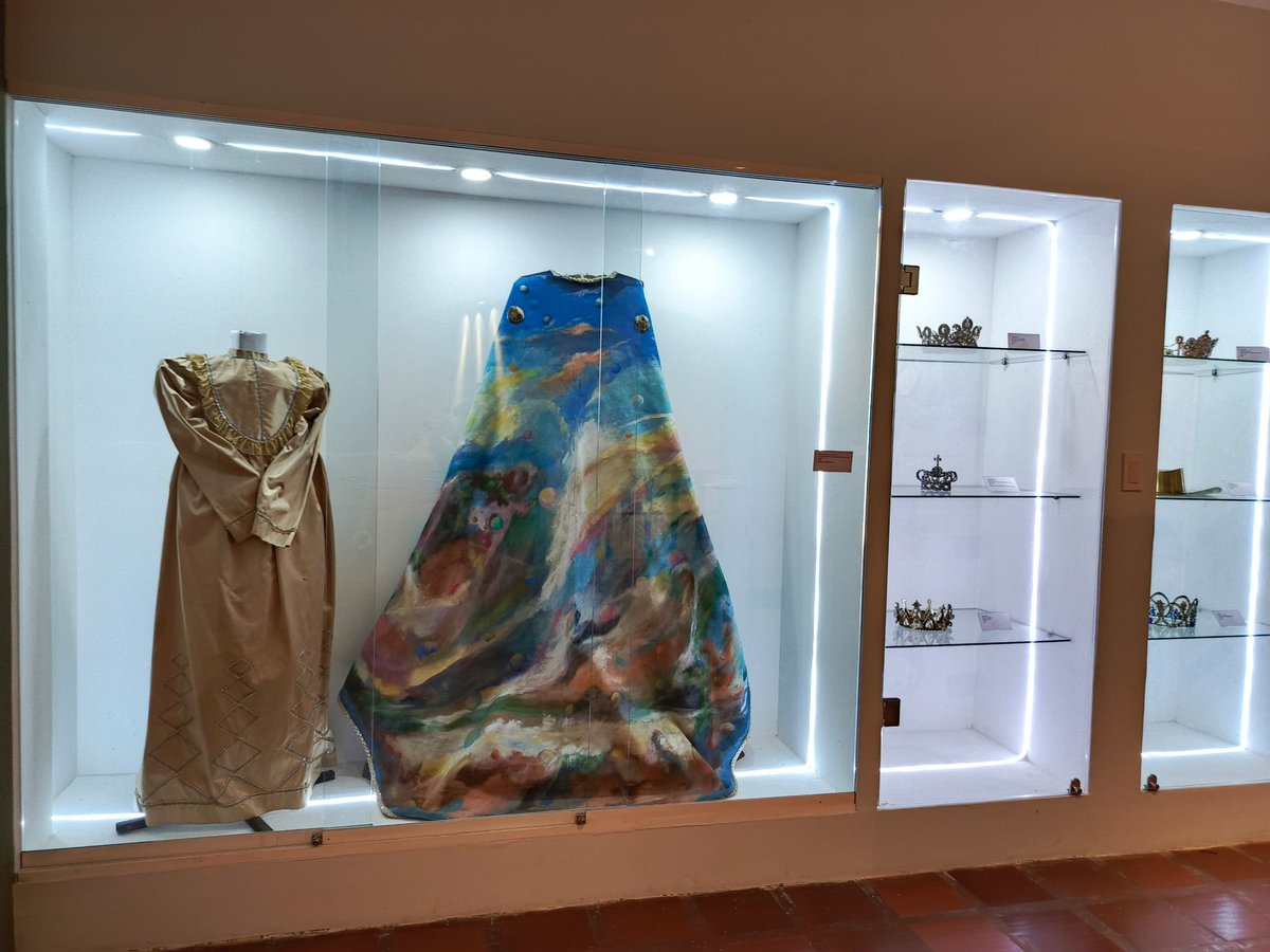 LuisJonasReyes's tweet photo. Quiero invitarlos a que hagan un recorrido por el Museo de la Divina Pastora en el pueblo de Santa Rosa. Es un espacio en el que venimos trabajando desde la Alcaldía y la Arquidiócesis para mostrar la historia, la esencia y elementos relevantes que son captados durante la procesión de nuestra patrona año tras año. Hemos realizado un esfuerzo para acondicionar su infraestructura y fortalecer todas las potencialidades que tiene este hermoso pueblo en materia de turismo religiosos.