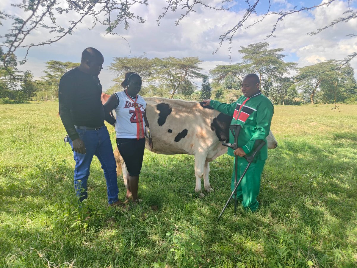 olesankok's tweet photo. Mama Africa @citizentvkenya @MigunaMiguna @musangabatware @WilliamsRuto @RailaOdinga @EA_Bunge @AmonginJ @KagutaMuseveni https://t.co/OkJHxvv2H4