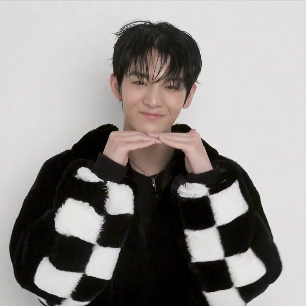 bxxjixyxxxg's tweet photo. 🙇‍♂️ https://t.co/7rA3ZbStof