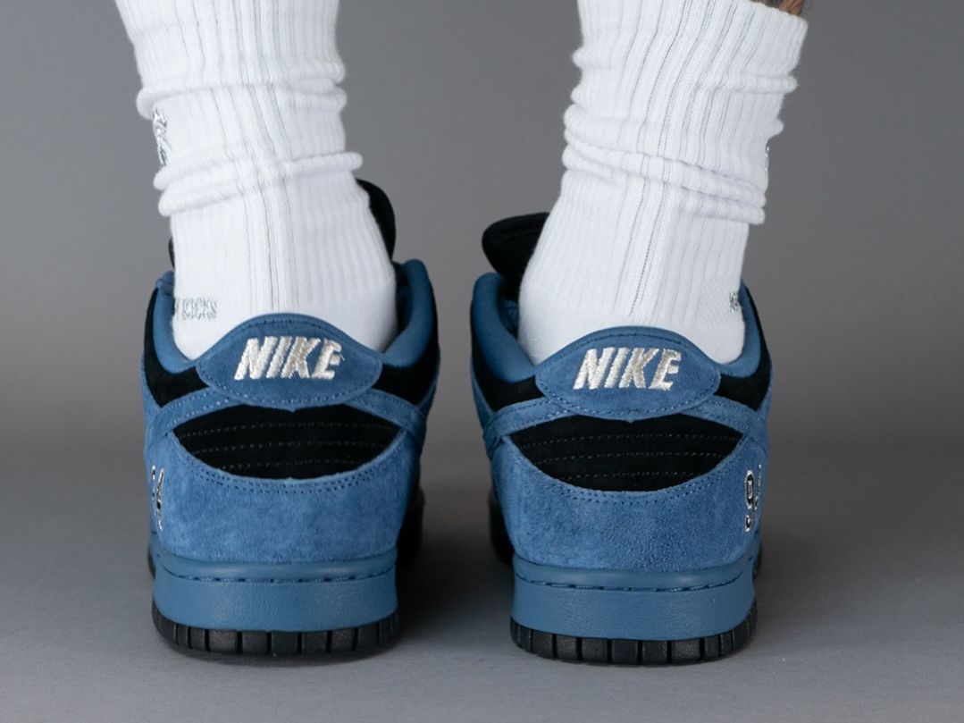 KicksFinder's tweet photo. ON FOOT LOOK: Supreme x Nike SB Dunk Low "Ocean Fog" 🫐

🗓️ May 2025
📝 HQ8487-400 (MENS)
💰 $135 USD
📸 IG: yankeekicks
💵COP OR 🚮DROP? https://t.co/JKPVAcoqT5