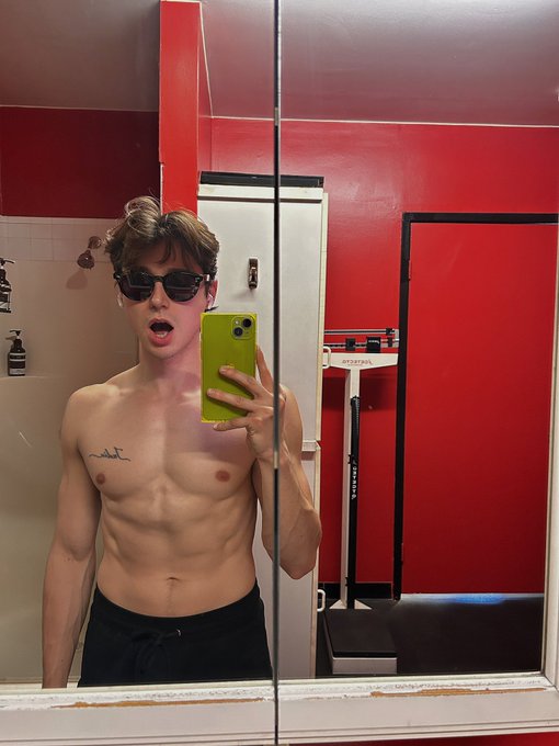 Locked in. https://t.co/yZLrpVCryu