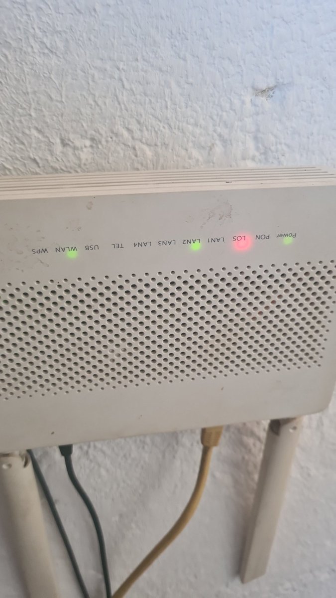 chavaaMedina's tweet photo. @TotalplayAyuda Llevo 1 hora sin Internet, que procede https://t.co/0zNgjsnBXk