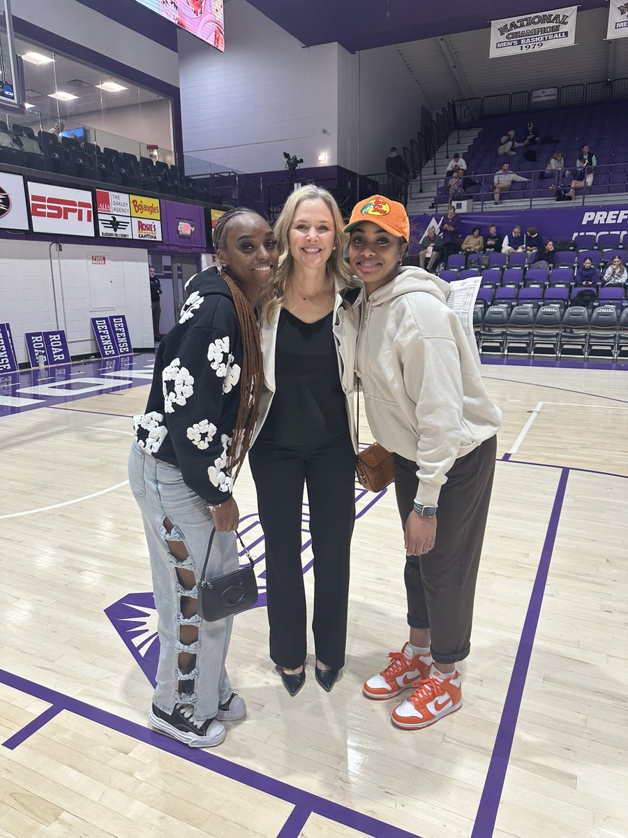 Happy I got to hug these two. Ones playing pro ball <a href="/cclarke_10/">connie 💗</a>  and ones a nurse at Children’s mercy <a href="/Evanscamille_/">Milly Evans</a> 
Proud coach!