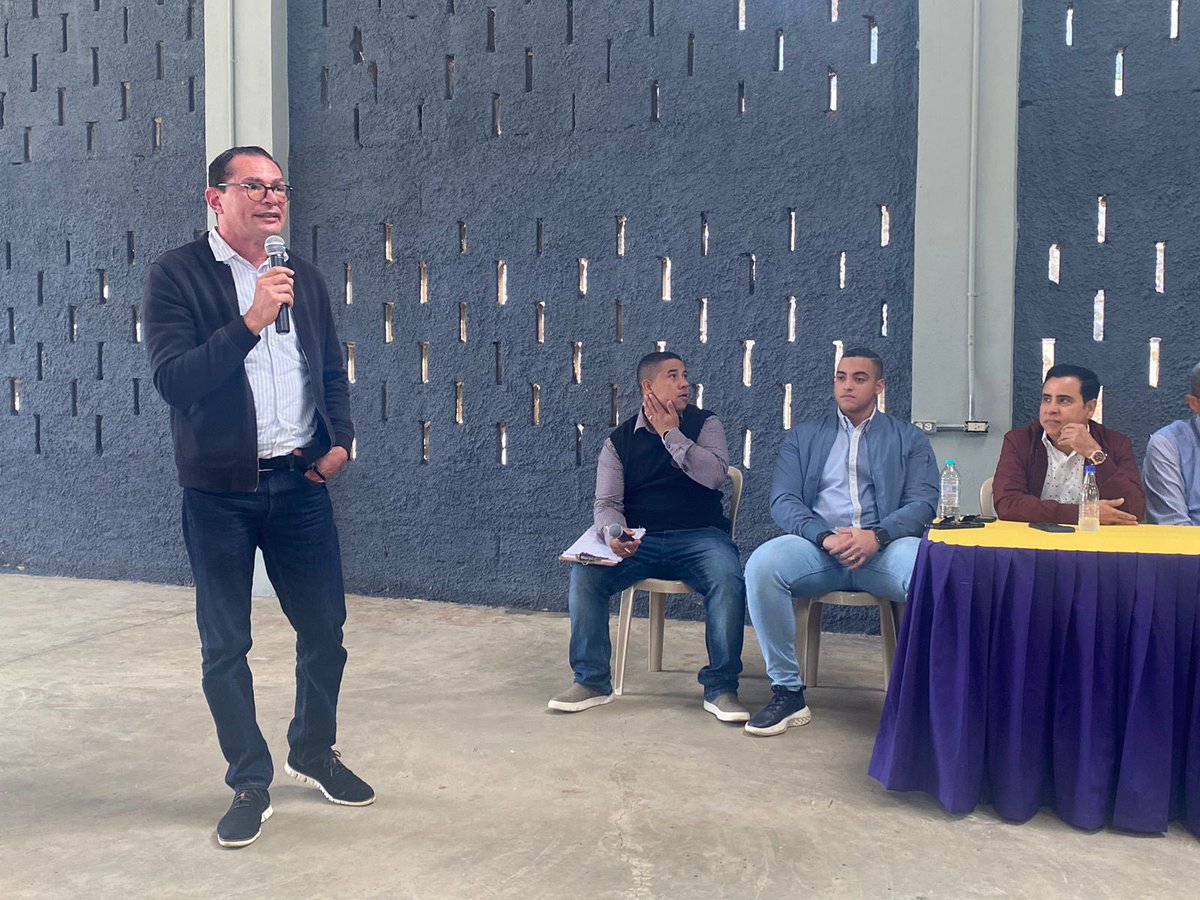 torrespld01's tweet photo. Agradecido de contar con la presencia del Secretario General de nuestro @PLDenlinea , el compañero y miembro del Comité Político, @JohnnyPujols , en nuestro “Encuentro de Confraternidad Peledeísta “, en #ConstanzaRD https://t.co/Yb37awMUsO