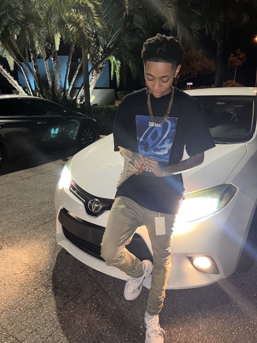 too1hunnit_'s tweet photo. Next up: Chapter 19💫💰 https://t.co/ALRfyEyHwm