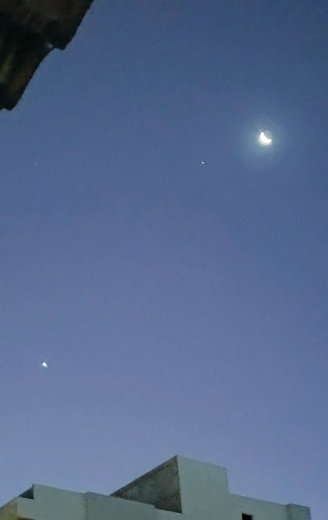 MonicaBrisot's tweet photo. Alinhamento Vênus, Saturno e a Lua
🪐🌜🐱🌌 https://t.co/UyvVocSSA2