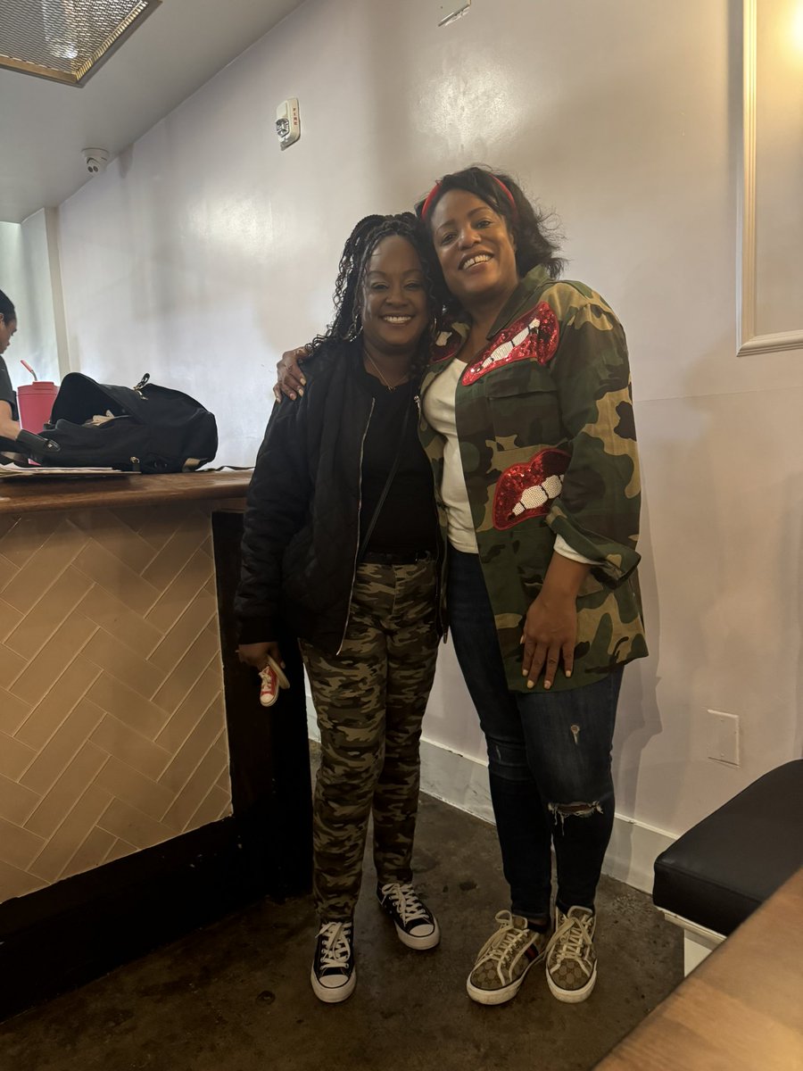 misshat2's tweet image. Always great seeing my amazing leaders in education out and about! @kimbernique @LJohnson_CA53 it’s #brunchoclock ❤️ #amazingeducators #HappyNewYear2025