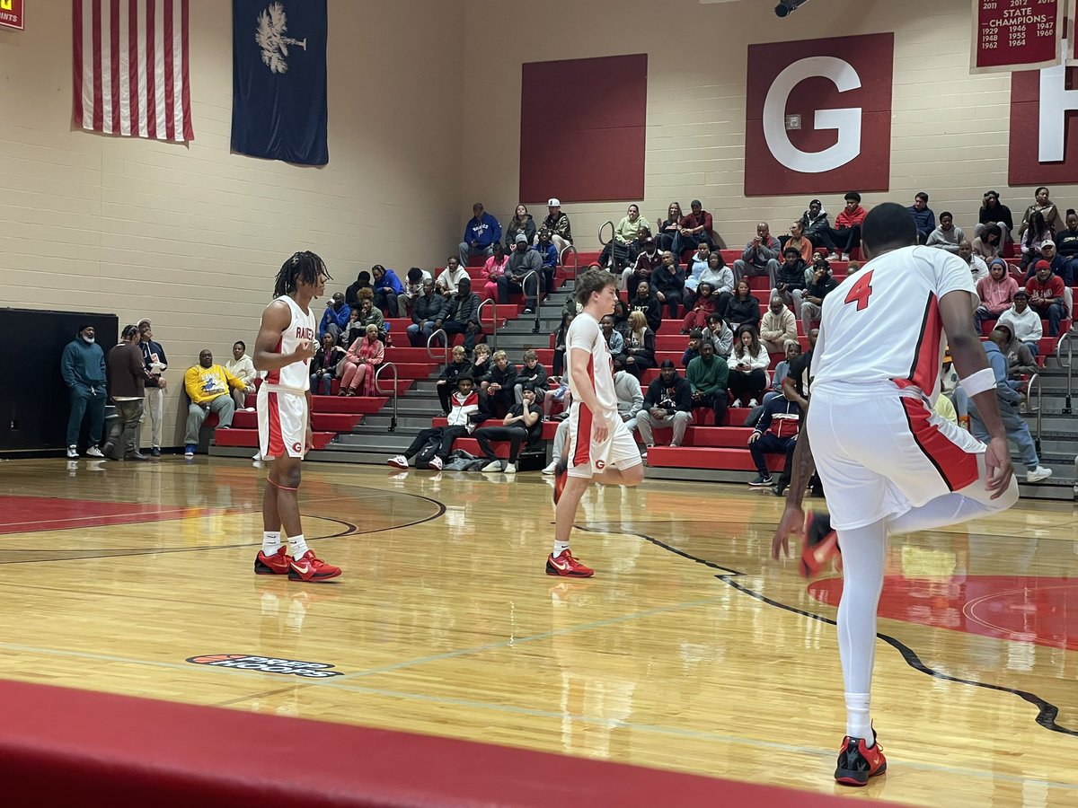 PrepHoopsSC's tweet photo. Spartanburg vs Greenville in the finale here tonight from the 6th Annual Prep Hoops South Carolina Showcase. #PrepHoops #SwannysRoundballReview #PHSCShowcase https://t.co/vBaTvQRvxx