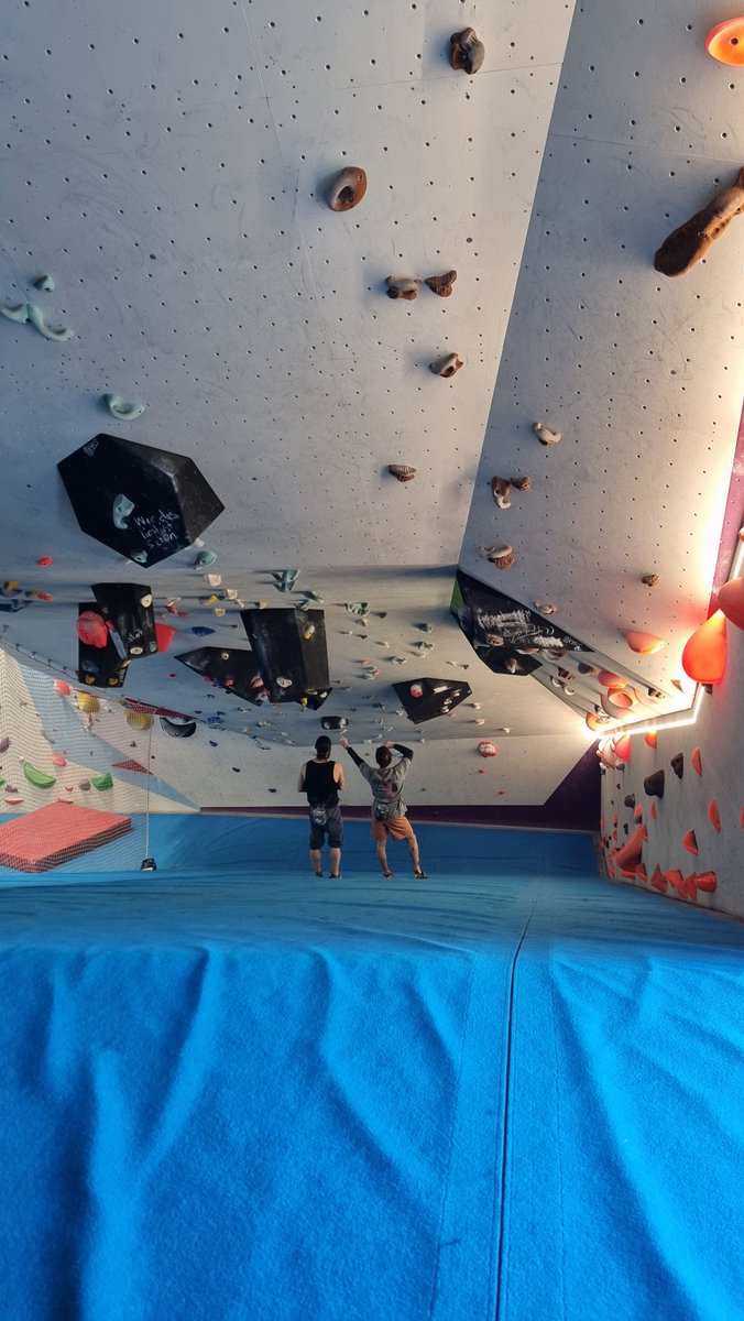 Para primeiro treino do ano, não começou mal.. 16 metros de teto.. 🦵🦶💪

O que achas <a href="/maliailena/">Helena Santos</a> ?