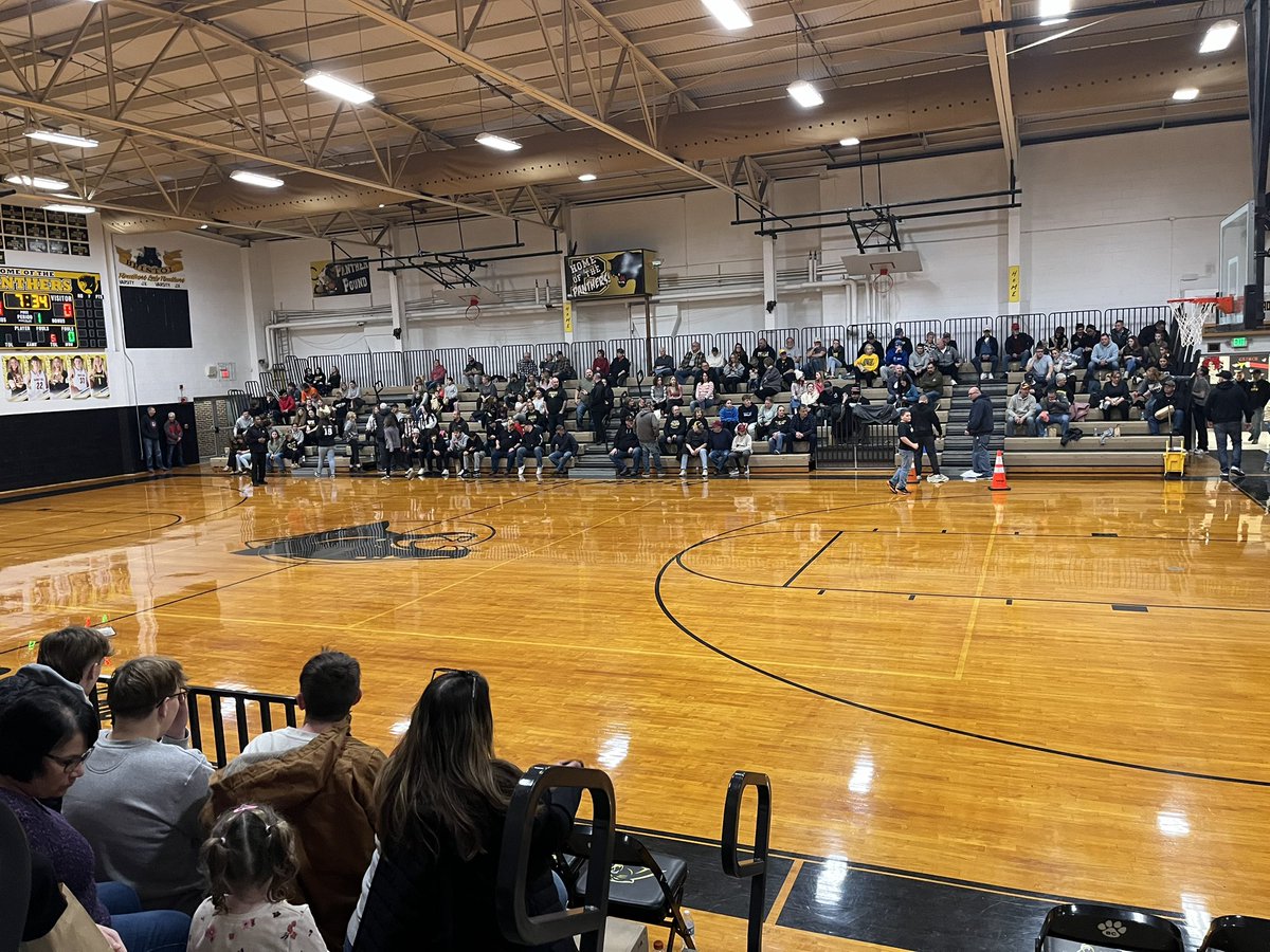 BenCollins_50's tweet photo. Hs Boys Basketball

LaBrae @ Bristol 

@Malutic_Live @austin_malutic @JasonHannum1975 https://t.co/AVWdxEmeLC