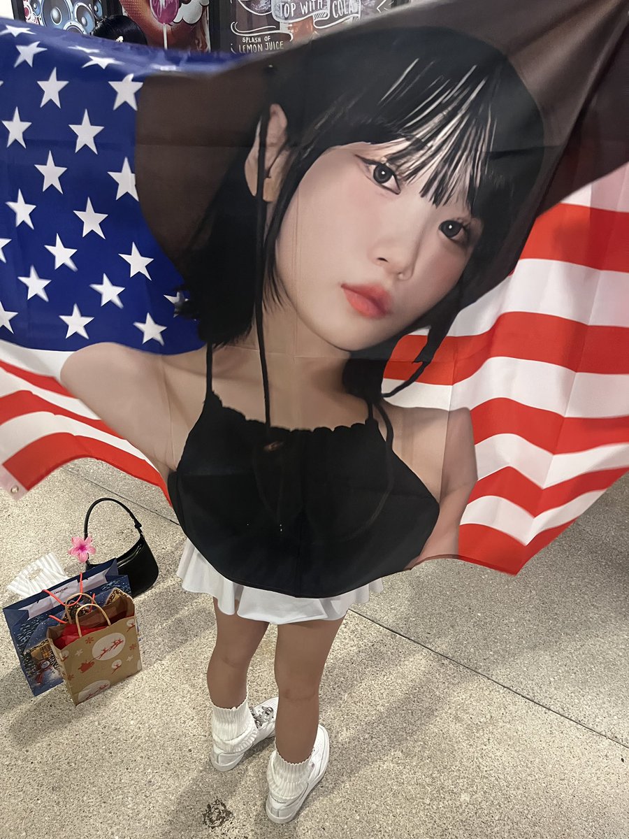 hana tweet media
