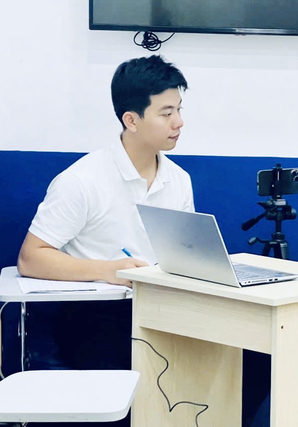 phat201195's tweet photo. Đã đ���p trai rồi mà còn hàng bự nữa trời, mê ổng ghê . Ai co info ko ? https://t.co/eIJbSixqPI
