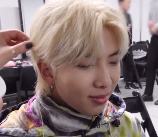 hourly hyung line tweet media