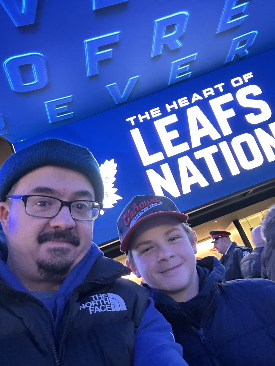 SenorHuevo's tweet image. First #LeafsGame for the little guy! #LeafsForever #GoLeafsGo