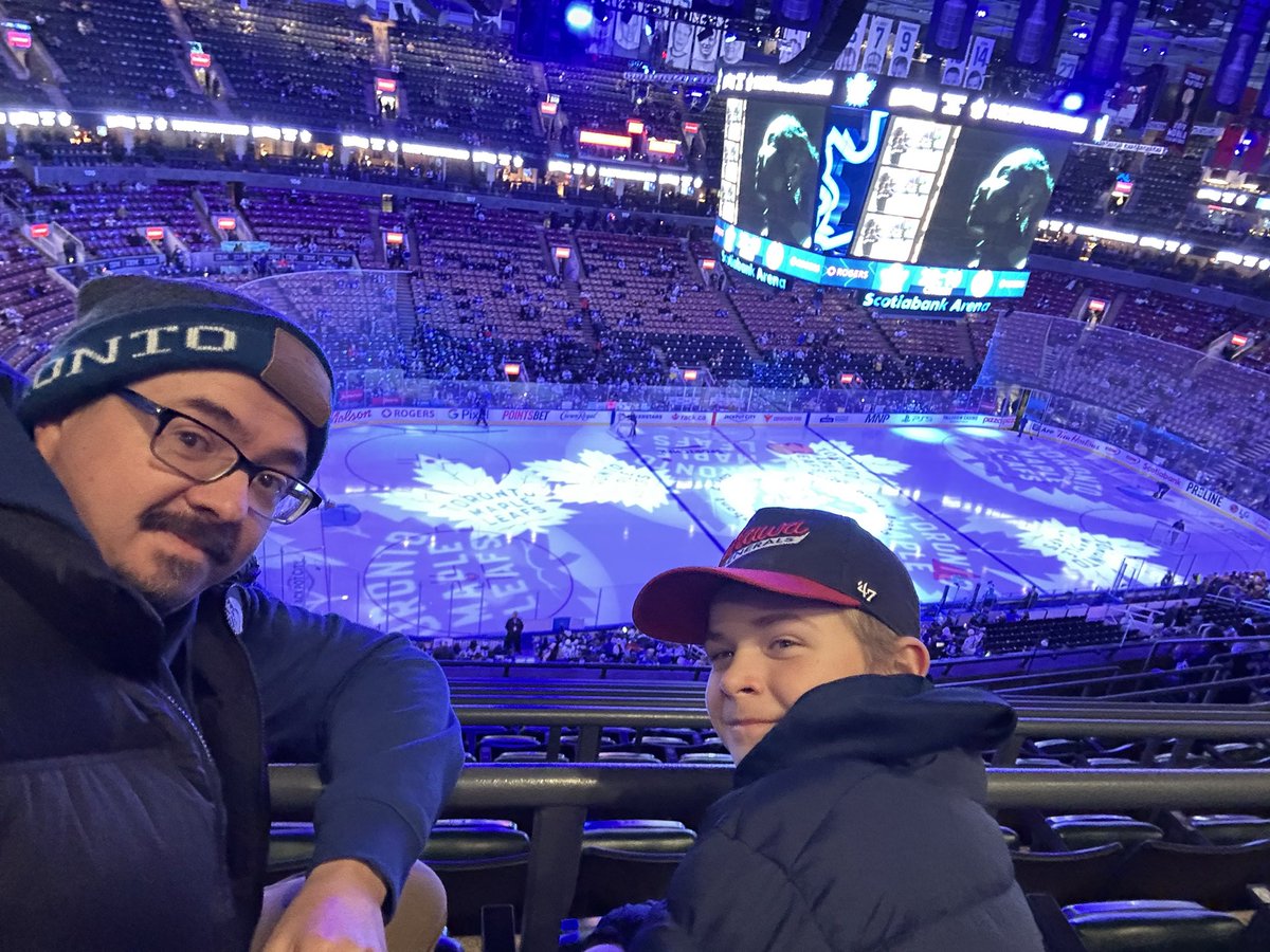 SenorHuevo's tweet image. First #LeafsGame for the little guy! #LeafsForever #GoLeafsGo