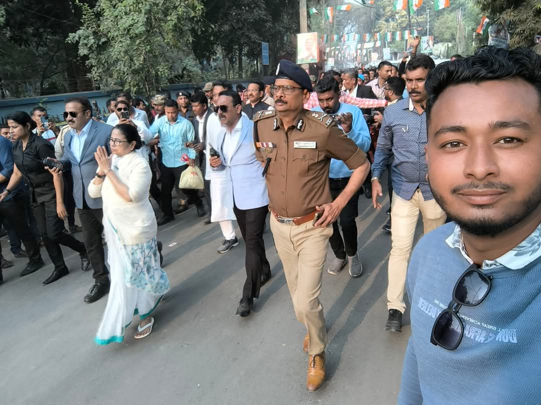 MdSimonAITC's tweet photo. #শুভ_জন্মদিন_দিদি💚🎂💚
@MamataOfficial https://t.co/z03bu6bfyQ