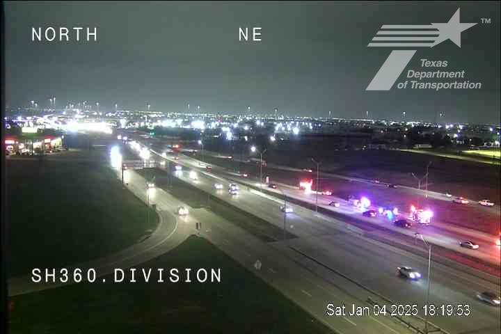 krldtraffic's tweet photo. #Arlington: NB 360 @ Division, a collision takes away the right lanes - slow from Park Row @KRLD #KRLDTraffic #1080KRLD #trafficalert @TxDOTFortWorth #Waze #ArlingtonPD https://t.co/kiP9O8FZwr