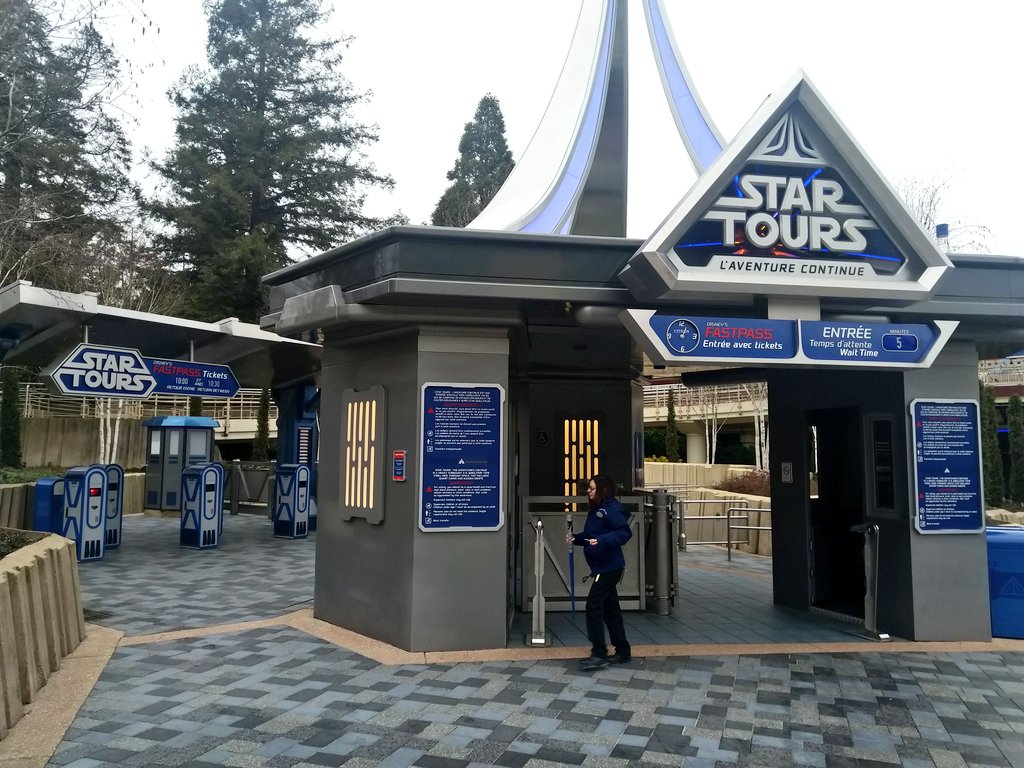 Chessington Buzz tweet media