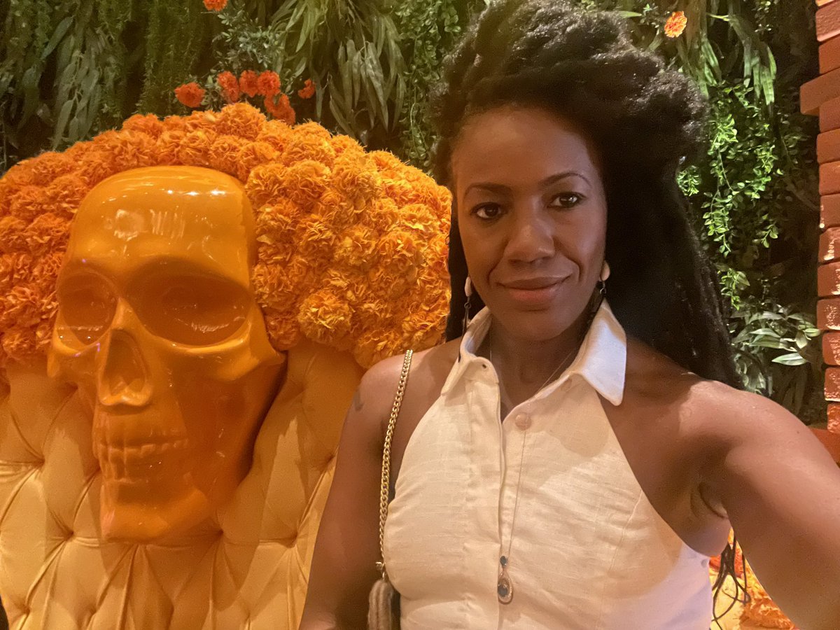 EDWINA on A&E Storage Wars tweet media