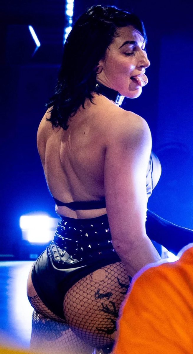 This pic is absolutely INSANE 🔥😈