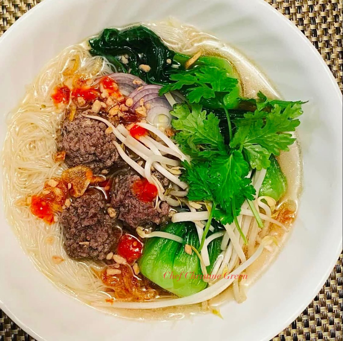 Mouth watering Pho with steak meatballs/ Shanghai Choy 🍜