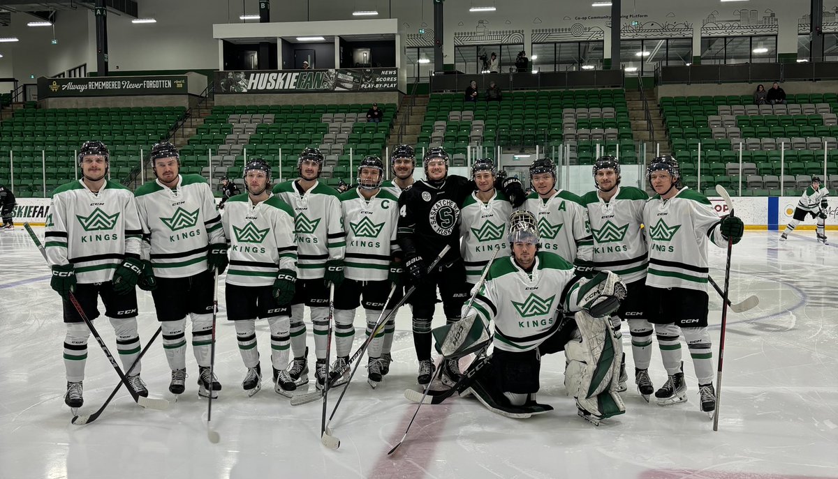 Kings lose a close one at University of Saskatchewan. Current <a href="/HuskieMHKY/">Huskie Men's Hockey</a> Dman and former <a href="/RDPKingsHockey/">🏒 Red Deer Polytechnic Kings Hockey</a> Dman <a href="/gavlas14/">Parker Gavlas</a> reunites for a photo with his ACAC Champion (2023) teammates.