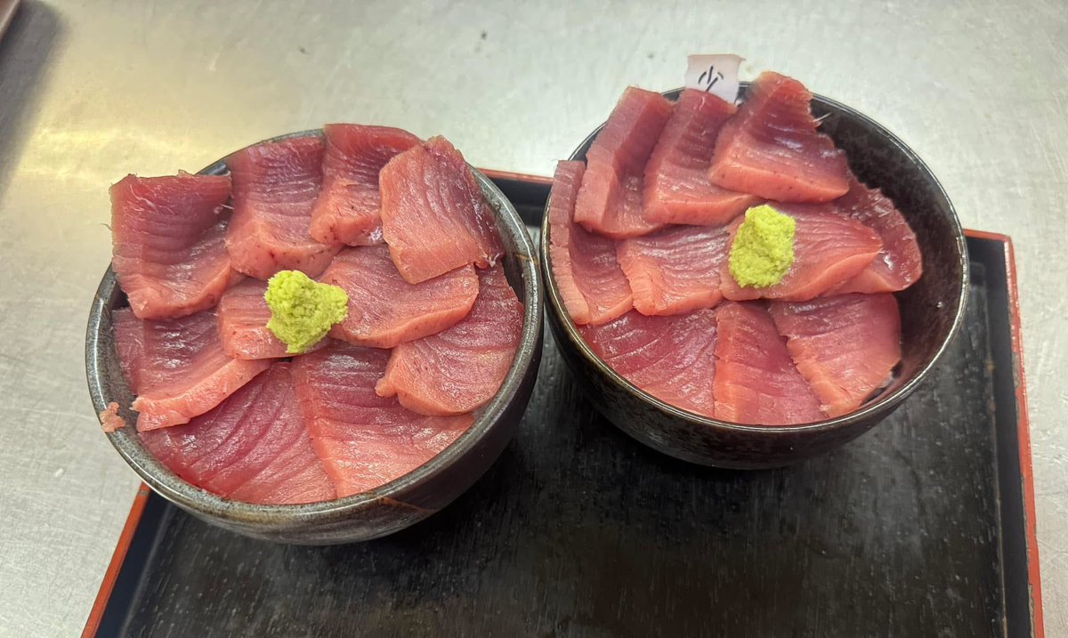 6daimekanekichi's tweet image. おはようございます
1/5 晴れてます
本日迄、正月限定メニューですがステーキ重や大トロ丼は完売してしまいました🙏
明日は月曜ですがコース予約があるので営業致します。
通常メニューとしたいのですが食材入荷がまだの物もあり限定されてしまいます🙏