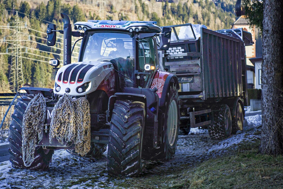 profiMagazin's tweet photo. Schnee abfahren für die Langlaufloipen in Osttirol mit einem #Steyr 6280 Absolut CVT und #Krampe Hakenlift + #Fliegl ASW. https://t.co/lfZjFJgA2U