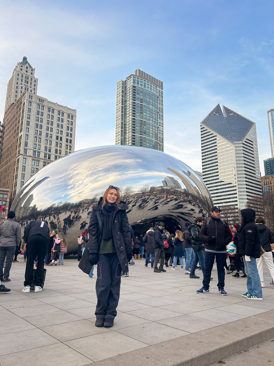 MaybeItsLex's tweet image. hey guys! i went to chicago for new years! happy 2025 i hope u all receive everything good 💌