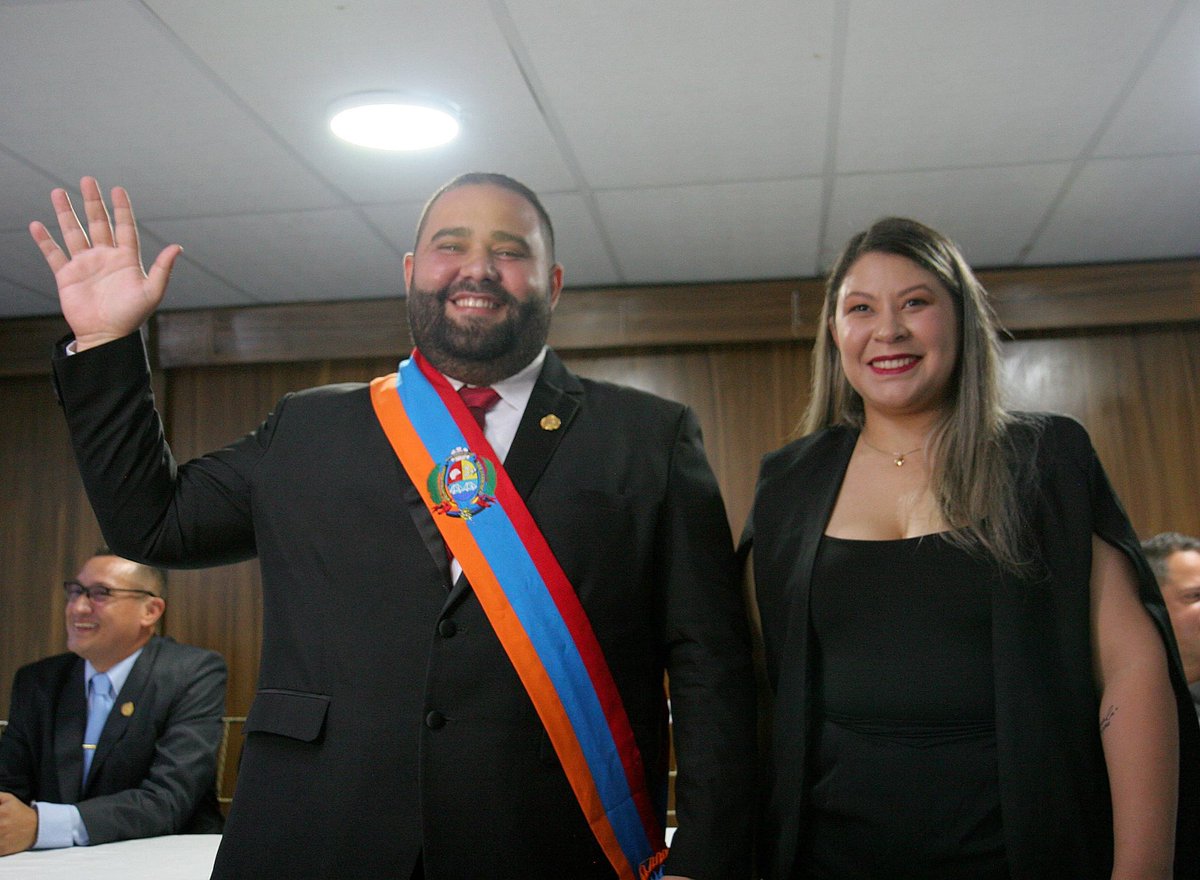 ConcejomSanFco's tweet photo. Este sábado #4Ene el Concejo Municipal de San Francisco realizó la instalación y juramentación de la nueva junta directiva de este ente legislador municipal del Estado Zulia. https://t.co/u9rQ4GpWDa