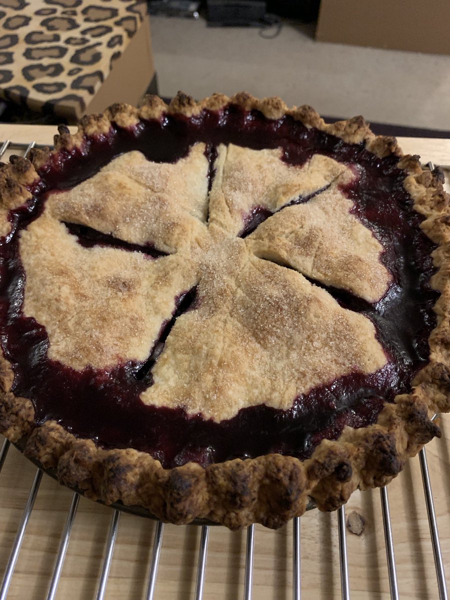 Maple-Kissed Blueberry Pie #vegan #veganfood