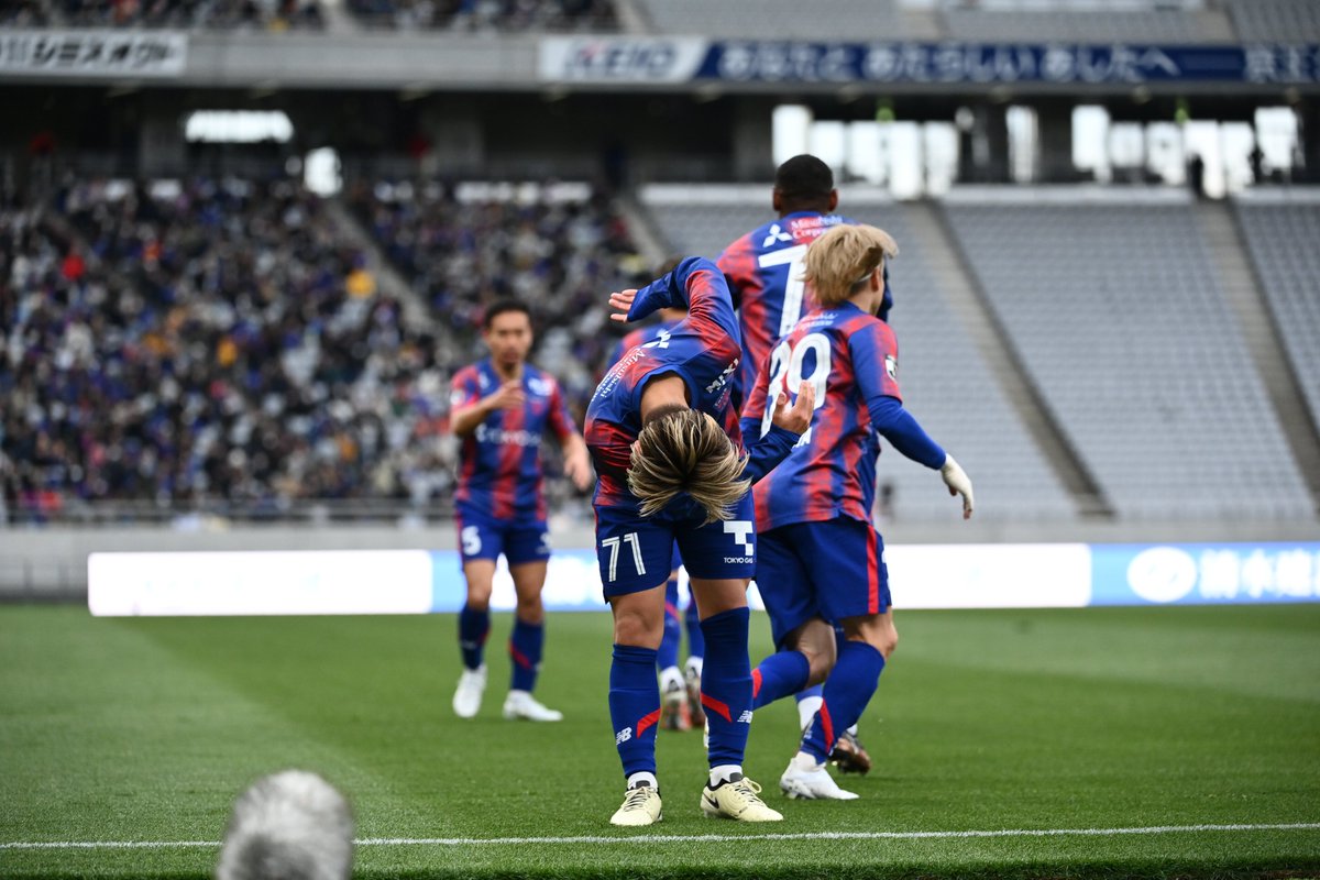 fctokyoofficial's tweet photo. 🔵選手情報🔴
#鹿島アントラーズ より期限付き移籍加入していた #荒木遼太郎 選手の期限付き移籍期間が満了となります。
https://t.co/6DJwNbv2Qu 

荒木選手コメント
『1シーズンという短い時間でしたが、本当にありがとうございました。
東京で多くのことを学び、経験し、成長させてもらいました。
自分を温かく迎え入れてくれ、一緒に戦ってくれた東京に関わるすべてのみなさんに心から感謝しています。
また、会いましょう』

#fctokyo #tokyo