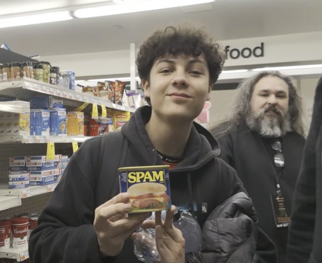 The rank 1 player is a spammer 😭