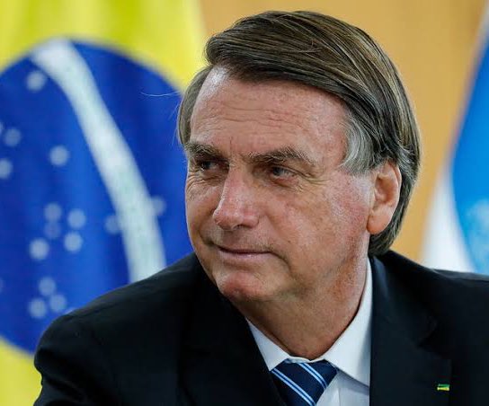 NewsLiberdade's tweet photo. 🚨URGENTE - Lula, que atacou cartão corporativo sob Bolsonaro, eleva gastos e aplica sigilo de 100 anos https://t.co/SjjC433Ssj