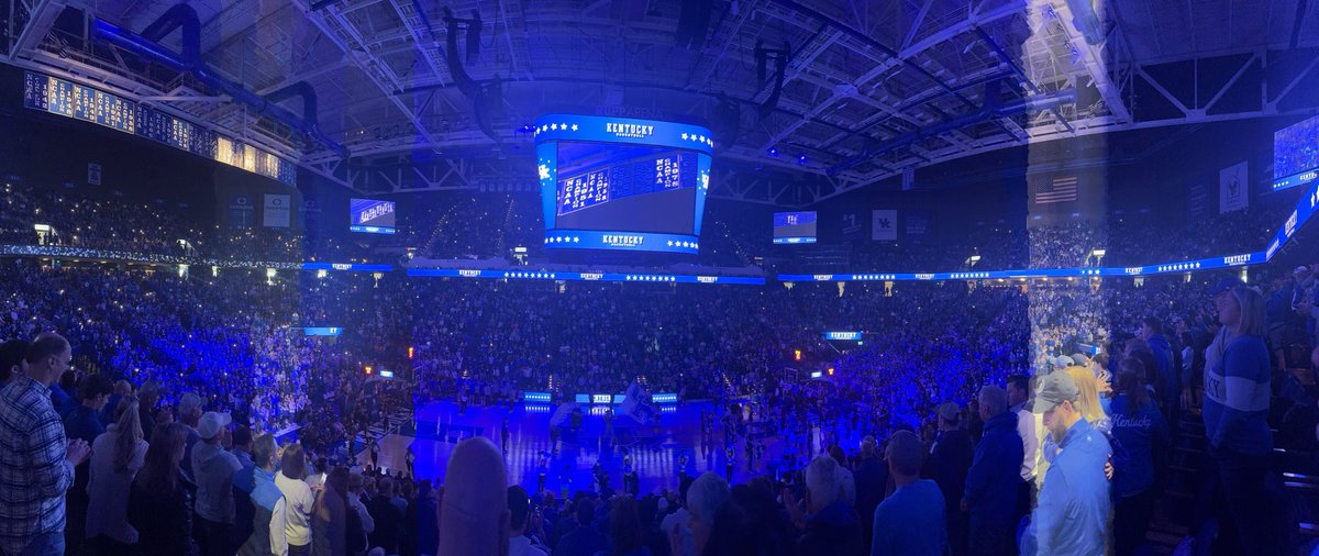 RichOSimpson's tweet photo. Great day with ⁦@KentuckyMBB⁩ beating the Florida Gators. https://t.co/06pY065xm6