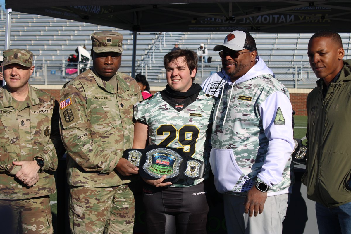 junebugnewyork's tweet image. The MVP winners at the @HighSchoolBlitz @SCArmyGuard Senior Showcase - Noah Perrin of Greenwood (Special Teams), @olivermarett79 of @BHPBearNation (OL), @iangrissom6 of @RockHillHigh1 (QB) &amp;amp; Jeremiah Singleton of @pinewoodprepsch (RB). Full story up now at prepredzone.com