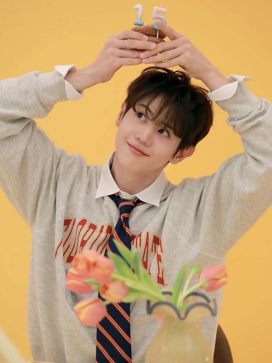 S_chell_H5's tweet photo. 사랑하는 요섭이의 생일을 축하합니다 ⋆˙⟡♡

ヨソプさんにとっても幸せな出来事がたくさん起こる1年でありますように🌼

#라이트의_영원한_STAR_양요섭
#사랑과존경을가득담아_요섭에게 https://t.co/pX1cAPRIXj