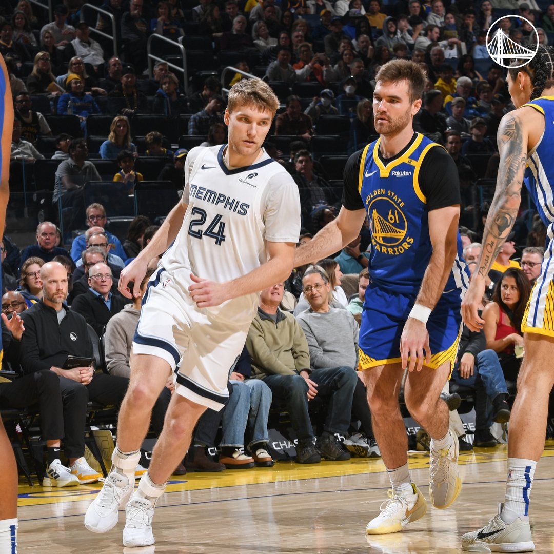 warriors's tweet image. Family reunion on the hardwood