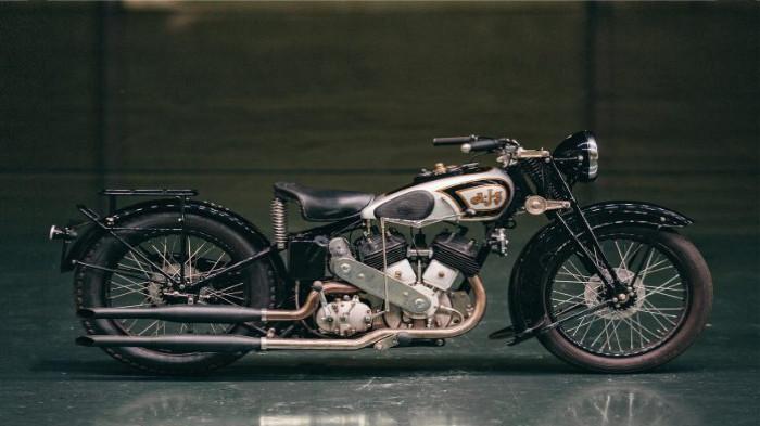 TribunJualBeli's tweet image. 🛵Tips Meminang Motor Antik untuk Kolektor Pemula🛵
                          Yuk Simak Agar Tak Salah Pilih

Membeli motor antik bukan perkara mudah, perlu dilakukan riset dan inspeksi mendalam agar tidak kecewa di kemudian hari
#tipsandtricks 
#tipsmotor
#PajakBukanUntukSembako